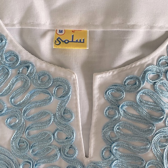 NWOT Gorgeous Blouse - Picture 2 of 4